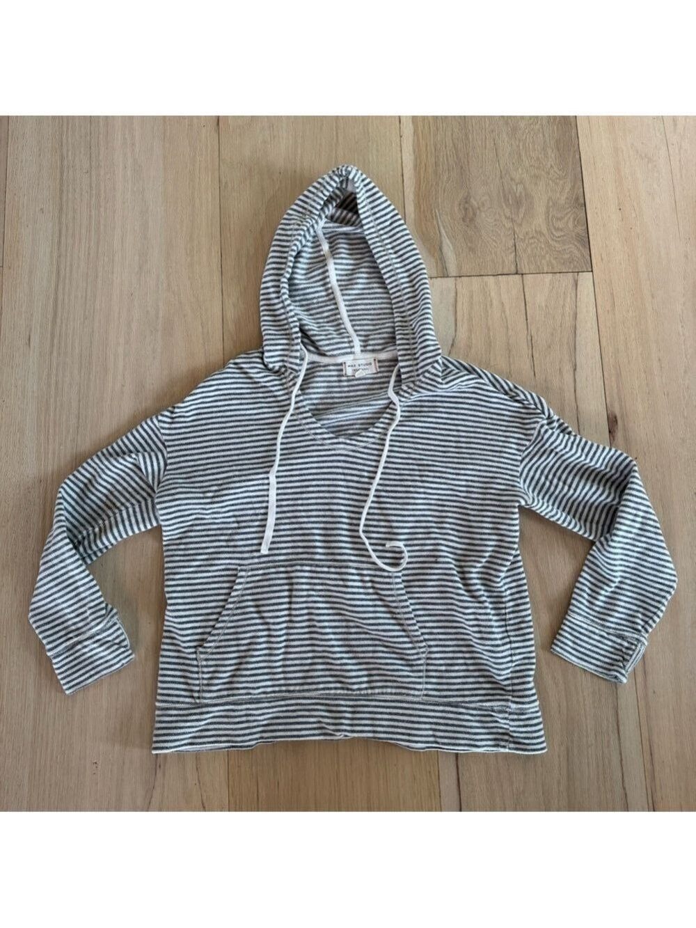 Max Studio Weekend Sweatshirt Hoodie Size Medium